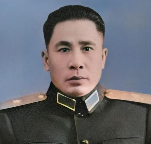 1957年，一少将钓鱼时意外去世，因死因太过蹊跷，部队首长便让专案组展开调查，专
