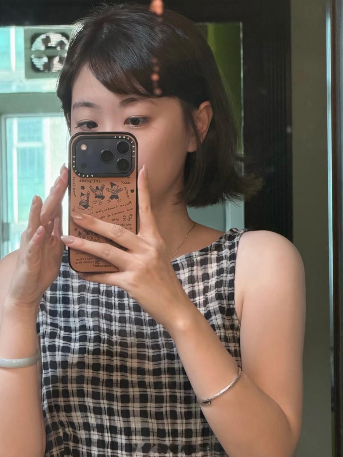 这个手机壳还挺好看的！​​​