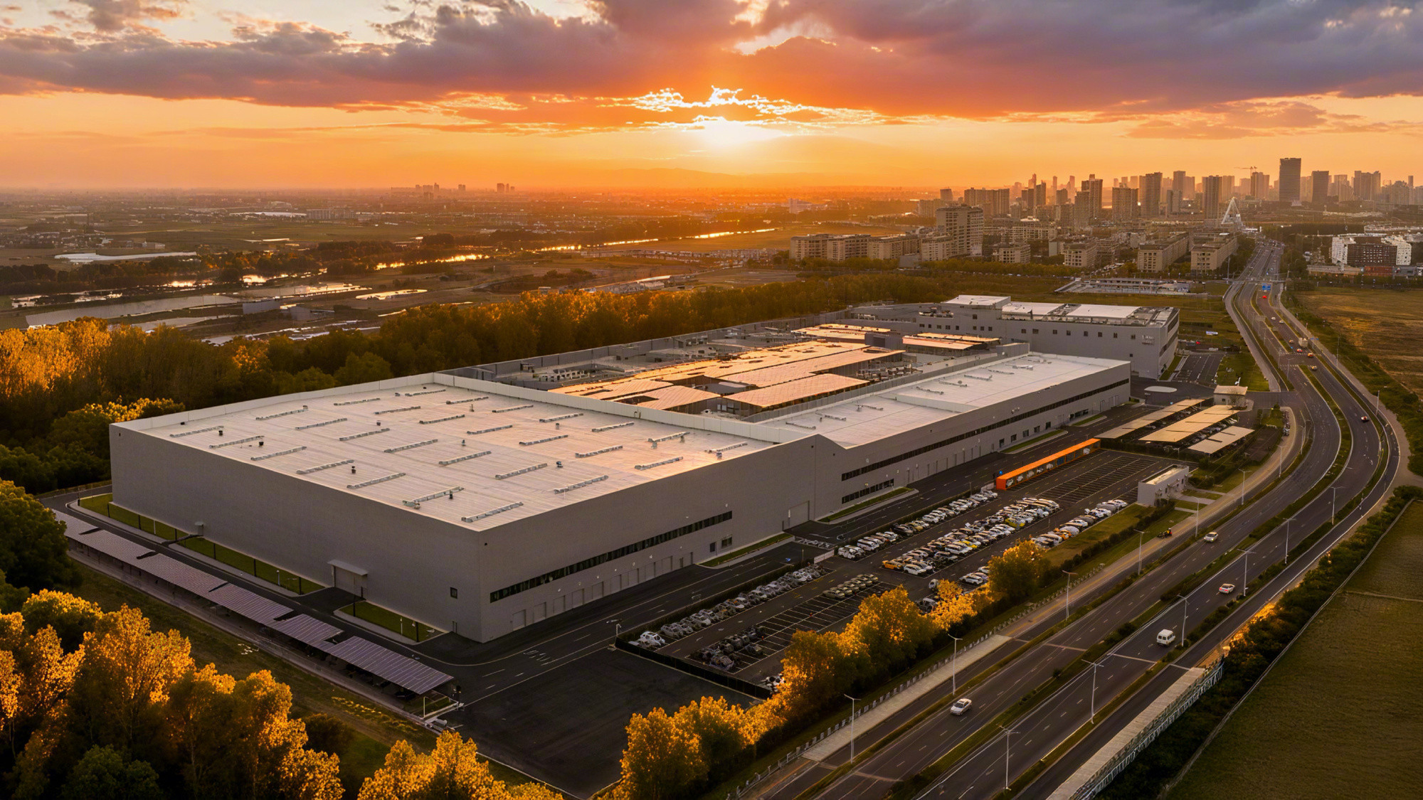 我国安全中心拿下五项世界纪录吉利这安全中心一出手就拿了五个世界纪录，真是给咱中国