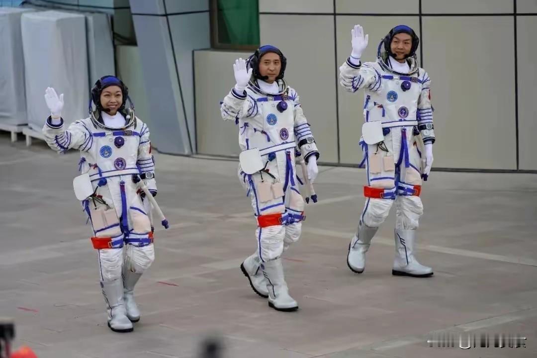 强地磁暴预警发布！中国空间站3名航天员，有人飞1年，有危险吗2026年6月