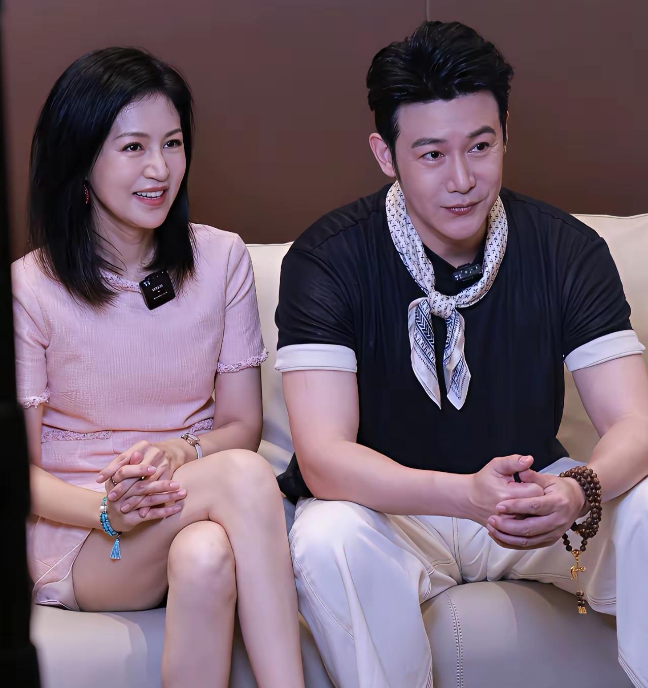 看鲍蕾这段采访，突然发现现在年轻人总把“和老人住”当成洪水猛兽，其实问题根本不在