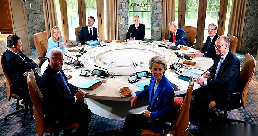 G7峰会反华剧本刚定，结果东道主法国，反手就把电话直接打给了中国。还当着美日的面
