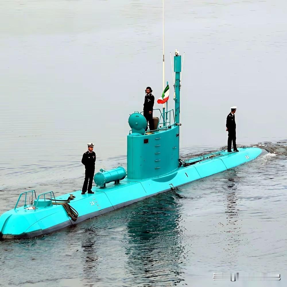 伊朗别异想天开了，封锁霍尔木兹海峡靠它，袖珍型小潜艇。这种潜艇排水量才一百吨左