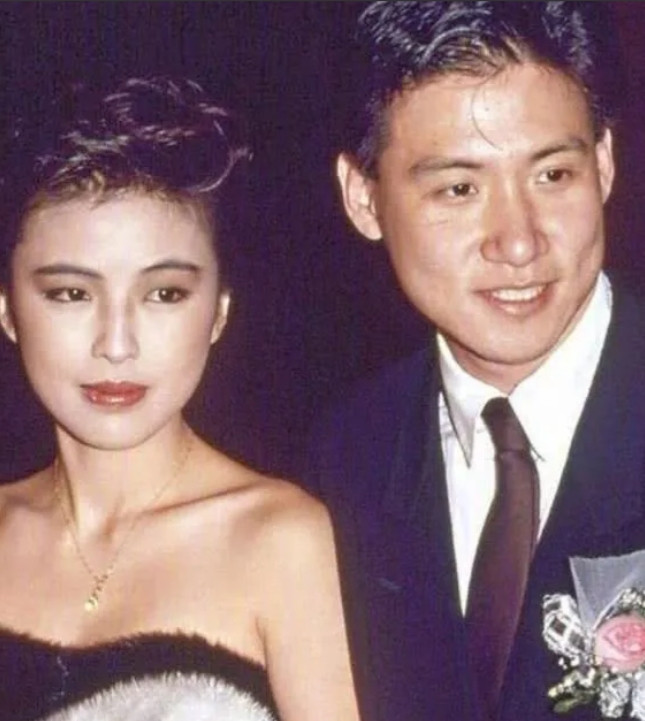 2003年，身价过亿的梅艳芳，在去世后，还差85万的医疗费用没有结清，张学友和妻