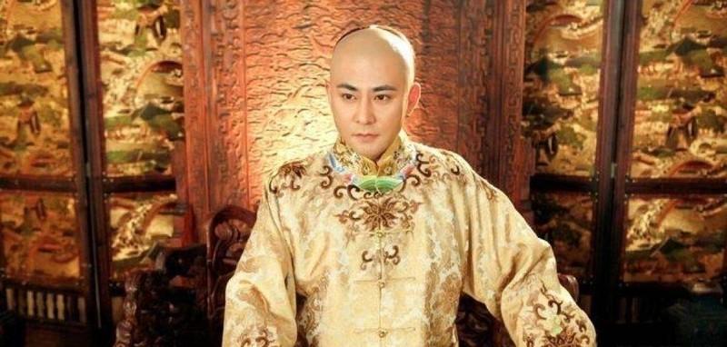 太子胤礽犯了什么错？为何康熙一定要废他？真实原因出在康熙身上等到三十多岁，父亲