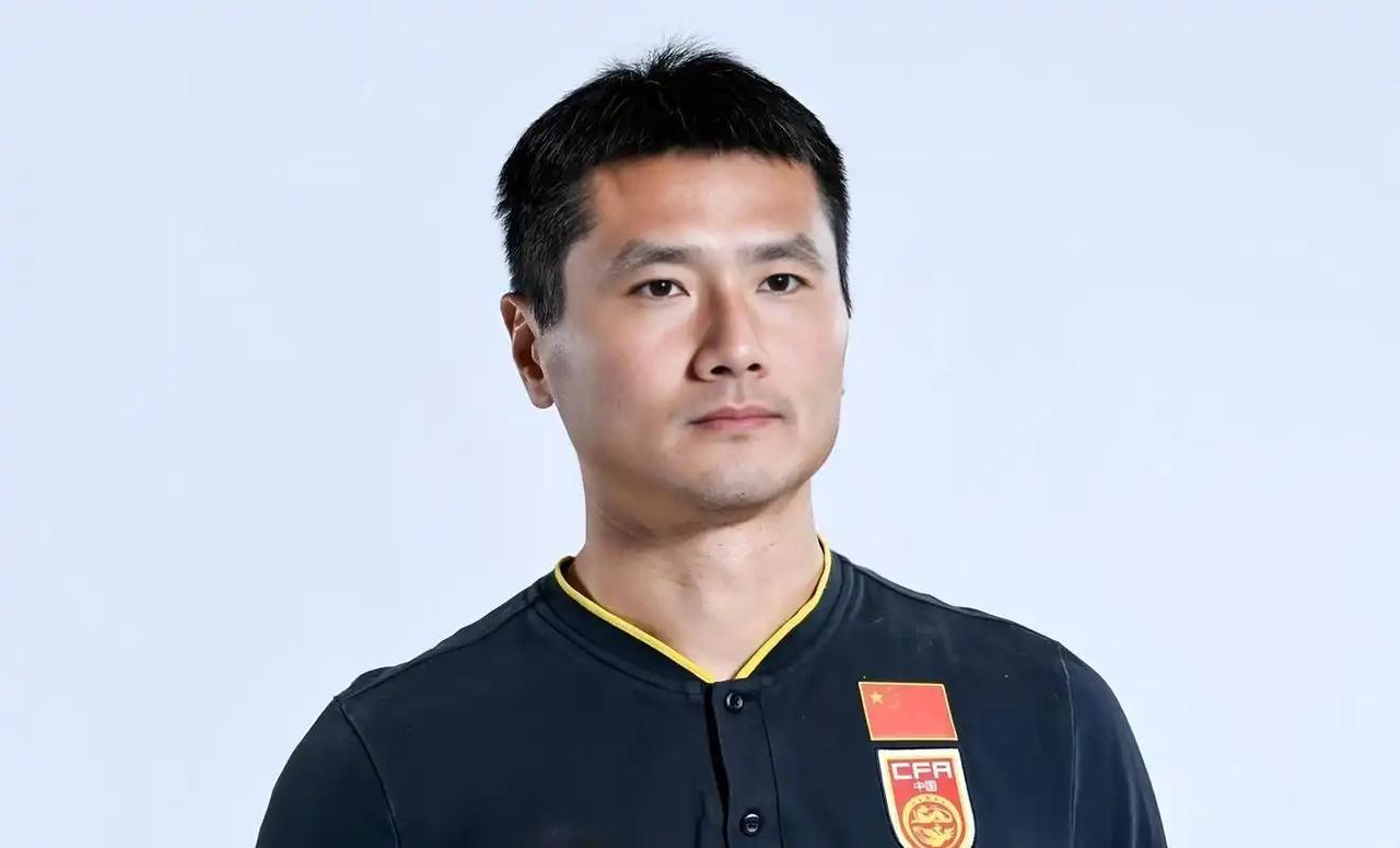 关于中国足球换教练这事儿，支持邵佳一当主教练，别总换来换去，应该给他足够时间，哪