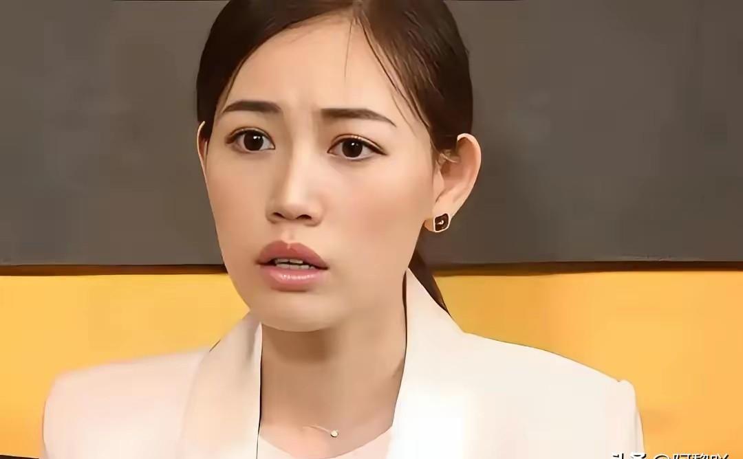 7年了，马蓉终于开口。她说最后悔的，不是离开王宝强。而是听信了那句“女人有钱