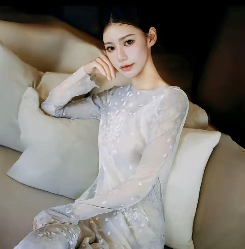 筱梅也是个硬茬，一言不合就回怼。好笑，没有和汪结婚的时候，以前和现在一个天一个