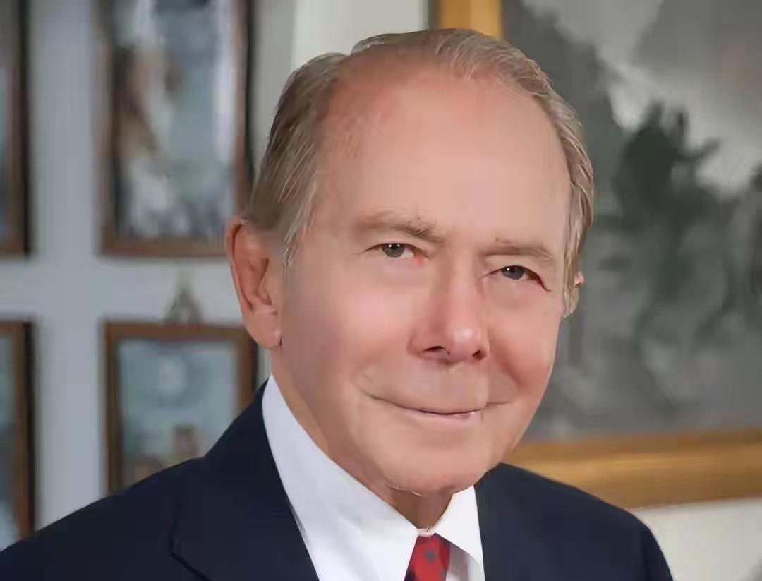 当美国AIG保险集团前董事长格林伯格，在新加坡的亚洲金融论坛上，当着各国嘉宾的面