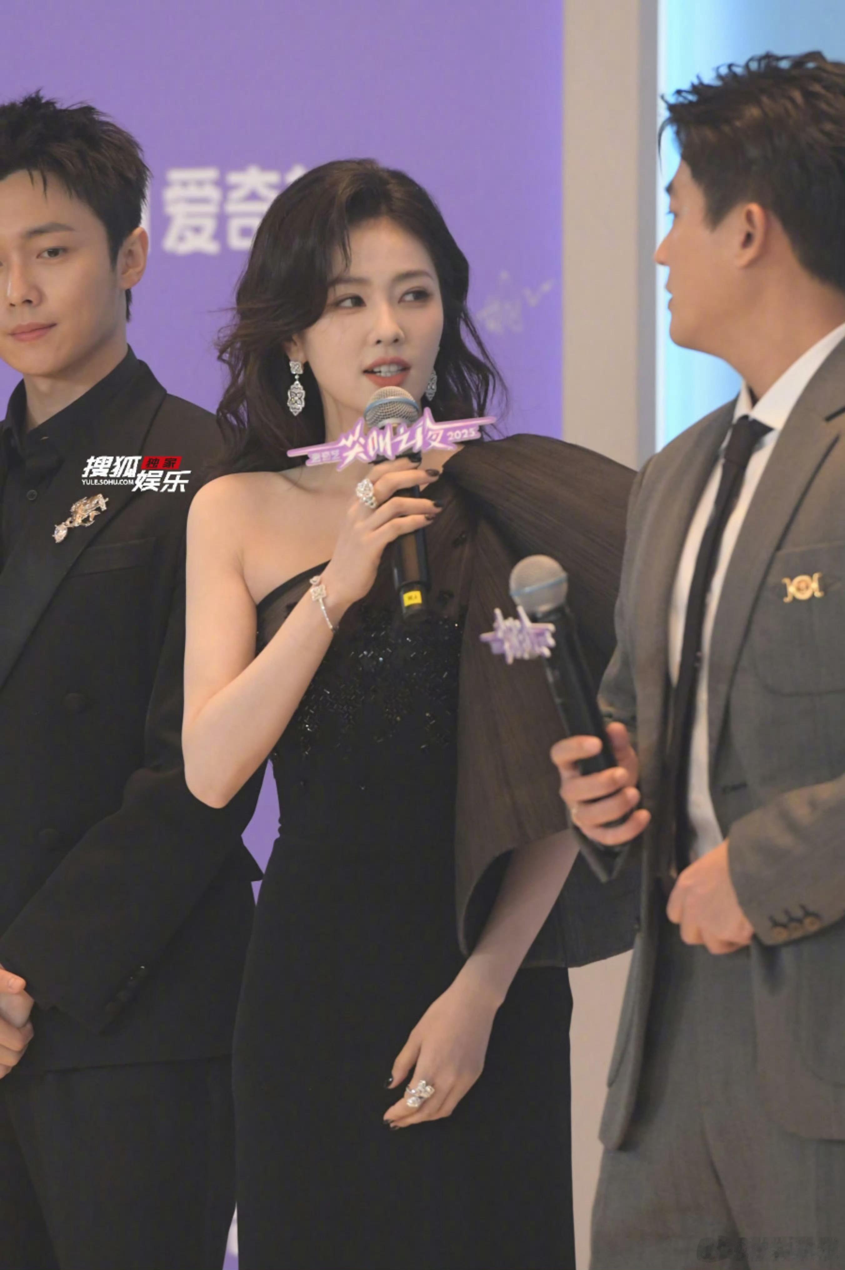 在闵锐手里就这样这套造型四十岁还能再做一次