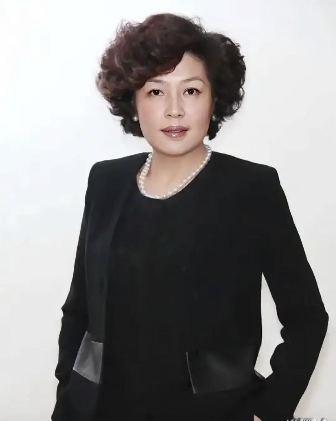 央视春晚43年头一遭：相声直接“离家出走”！总导演于蕾拿起了“手术刀”，把传