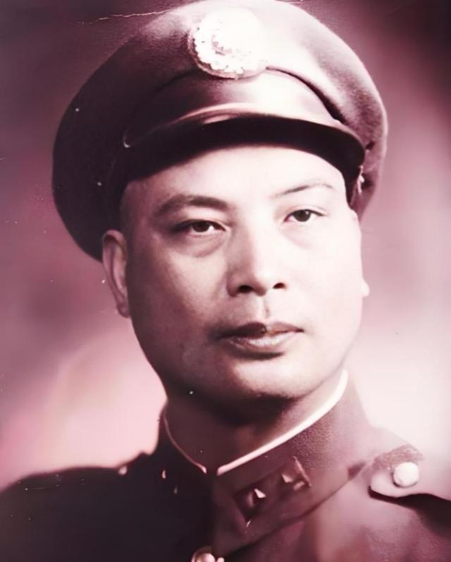 1959年，新中国首次特赦战犯，范汉杰的名字原本在特赦名单上，蔡廷锴找到周总理：