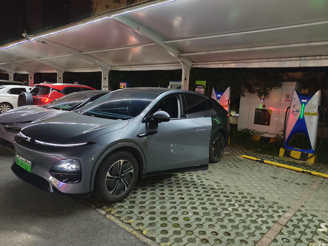 停车费用知多少不算不知道，一算吓一跳，大家一年来的停车费都花了多少钱？我的停车