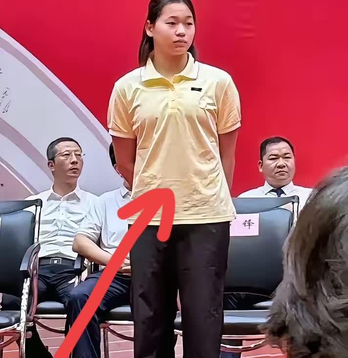 比起一次跳水失误，比起一次错失冠军，更让全红婵心痛的可能就是生长痛了