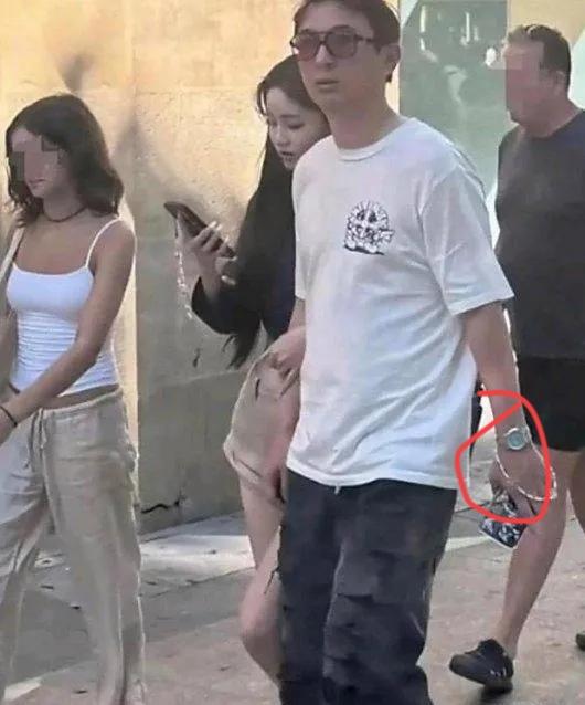 看了王思聪追女生的“算法”，我不得不承认，这才是顶级猎手的降维打击。起手十个