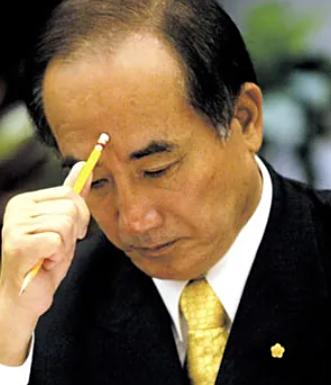 王金平，突然提出：台湾的政党也好，民众也好，都应一门心思促两岸统一。但统一的原则