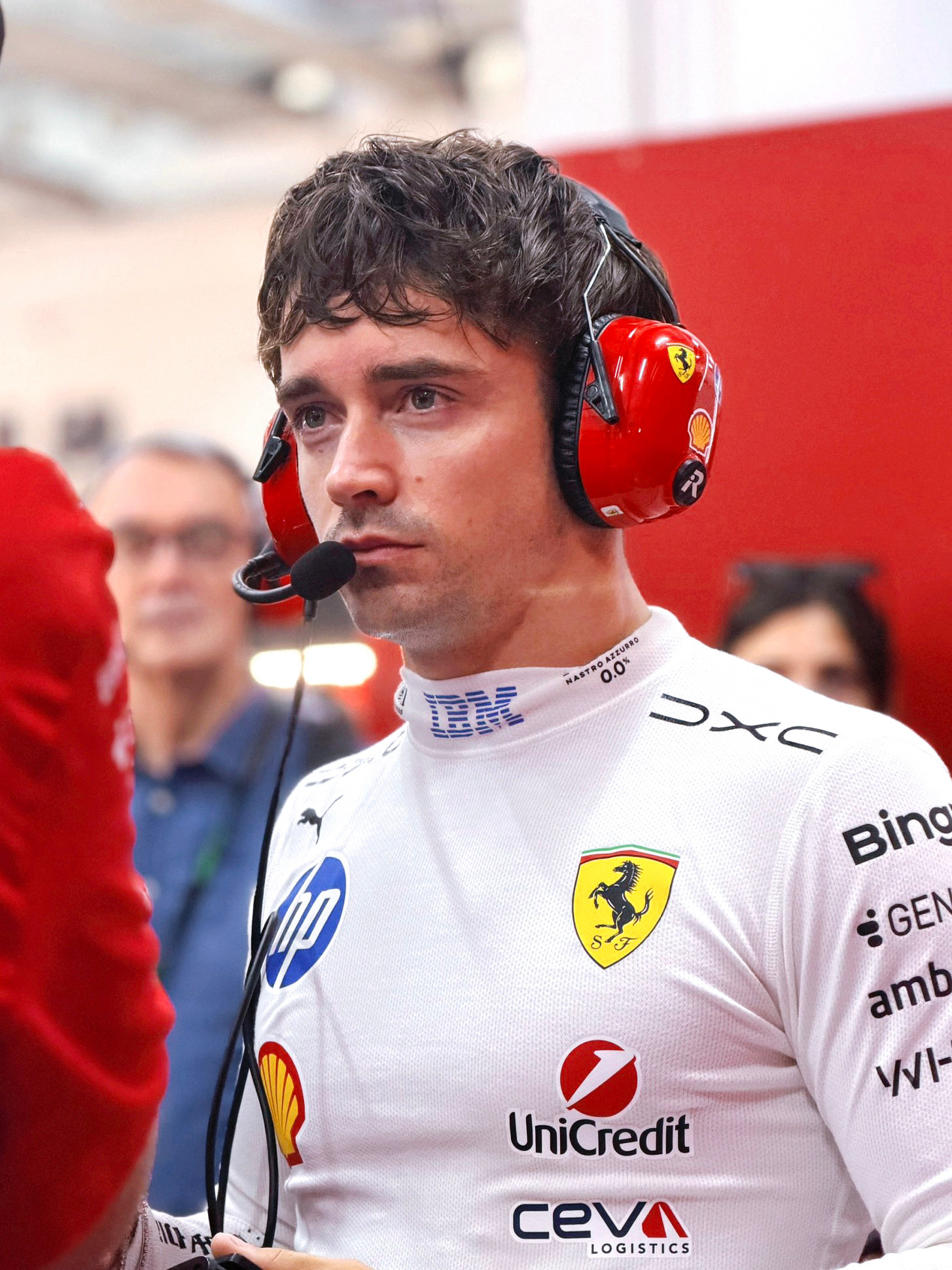 #2026f1巴林大奖赛雪邦站#🏁P4本场比赛法拉利策略组在Charles身上犯的错误1.开局赌选