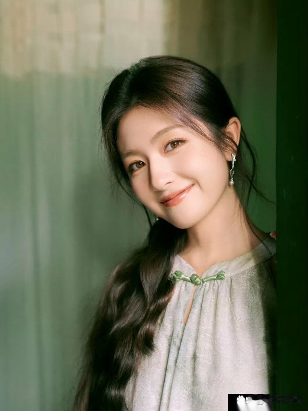 网友爆料李兰迪⁠没公司递本子了，她属于被寒到的那一批。￼《月都花落》⁠￼￼开不了，李兰迪就客串了千里