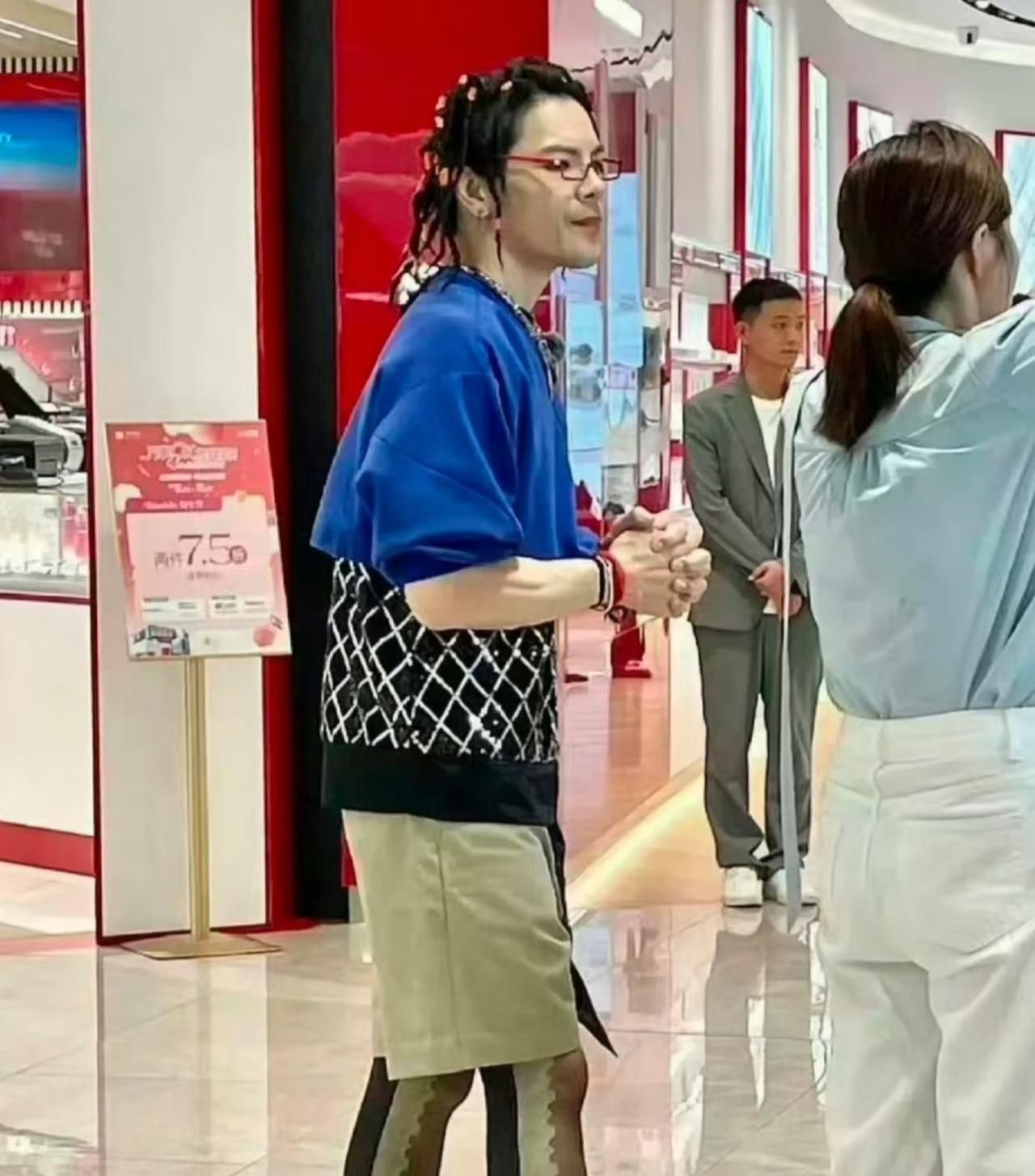 郭碧婷和孙俪绝对是娱乐圈里的狠人！不是因为她们非常自律，也不是因为她们一手抓事