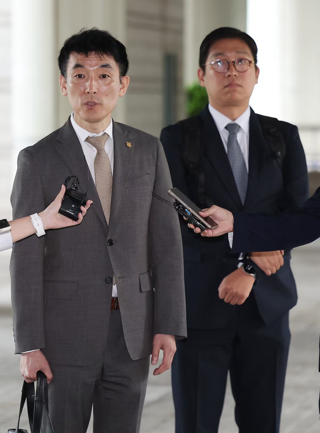 尹锡悦又申请推迟调查---谁能想到，堂堂前总统竟然也玩起