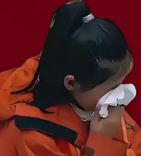 全网催泪!张雪峰女儿发文悼念爸爸张雪峰去世第二天女儿张菡发文悼念父亲：“爸