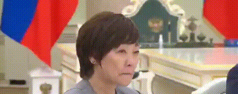 普京会见安倍遗孀两人关系不一般安倍遗孀见到普京，眼泪在