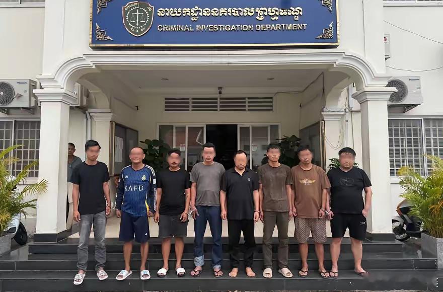 就是这4个中国人和4名柬埔寨马仔当街绑架了一名加拿大华人，事情发生于9月20日，
