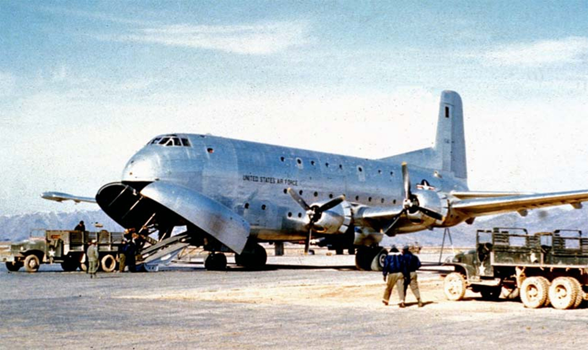 分享圖片：美國道格拉斯C-124“環球霸王”II運輸機​​​