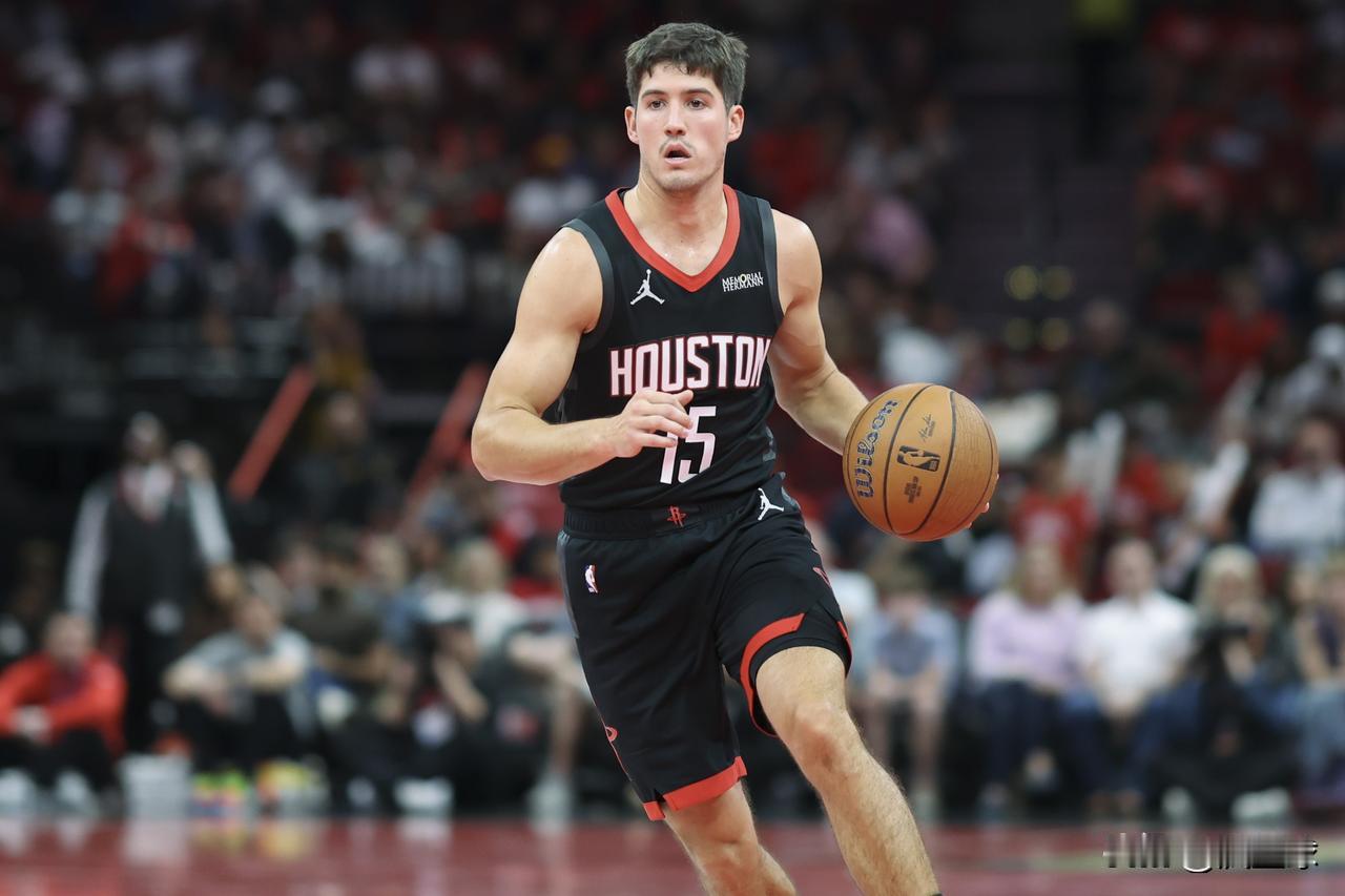 谢泼德也算打出来了，不枉火箭苦心栽培上赛季:4.4分1.5板1.4助0.7断