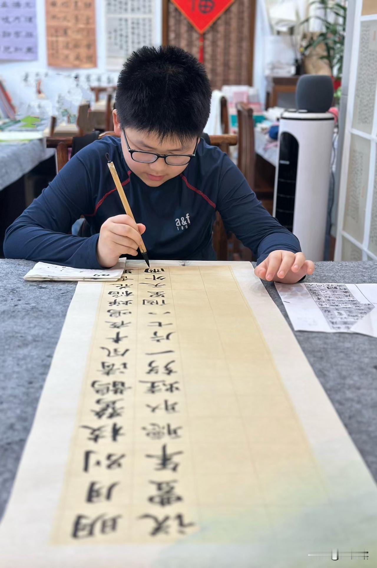 书法里「最浪漫的事」[比心]沉侵其中🤫字在重复中“生长”，逐渐展现出其内在的