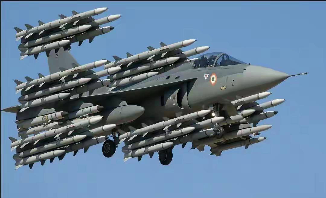 F-35,S-57,包括咱们的J-20，都不行！当今世界最牛的战机，还是三哥家