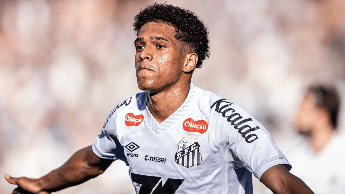 每体: 巴萨希望利用桑托斯290万欧欠款, 提前锁定左后卫索萨