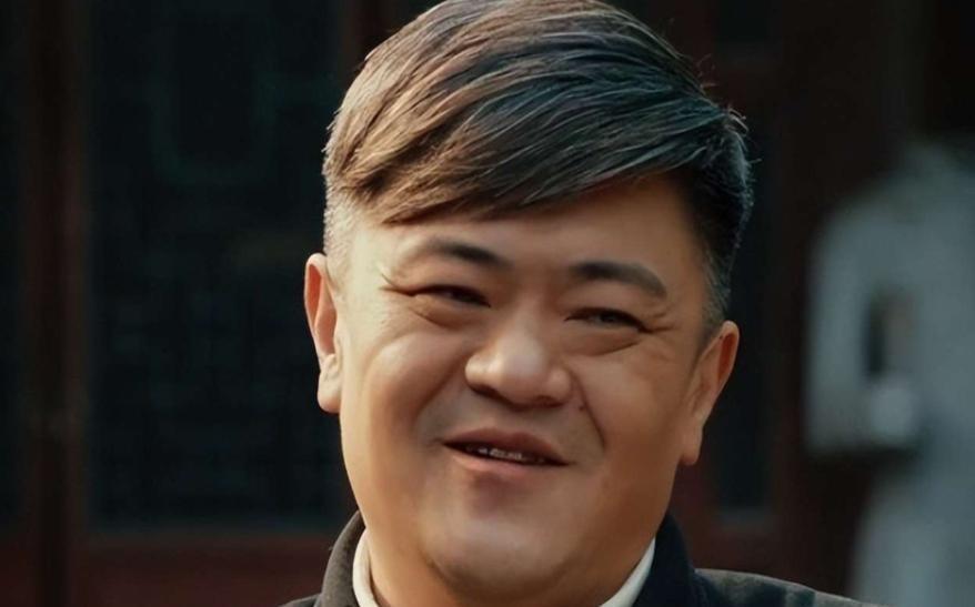 83岁高明近况：儿子高亮去世8个月，儿媳已成他和妻子的晚年依靠说起高明这位老戏