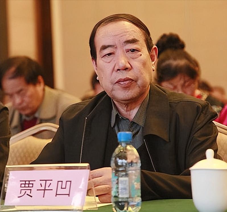 “流氓作家”贾平凹，再次语出惊人！他说：“男人最傻的一件事，就是去贪图一个女人