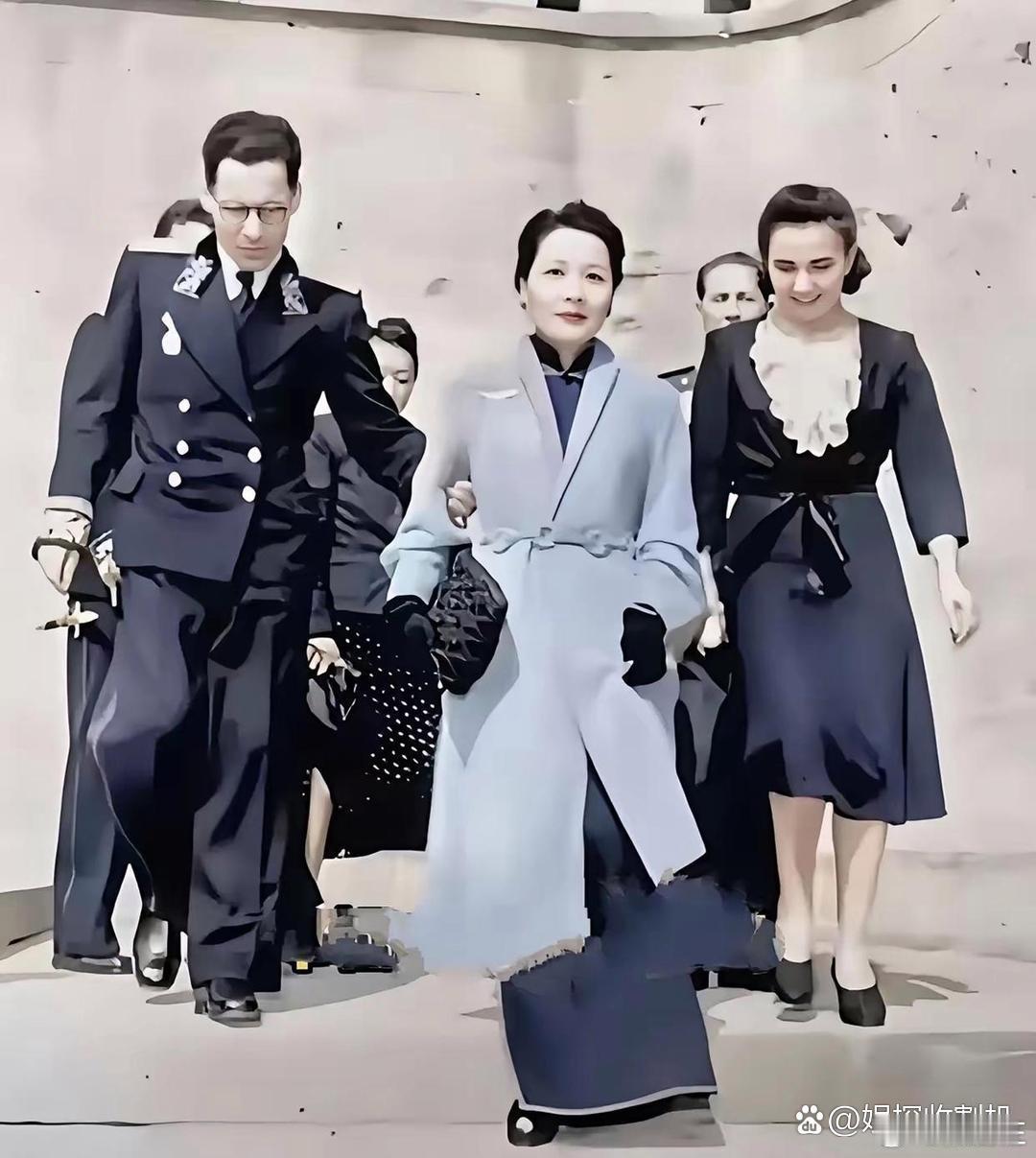 这就是宋美龄年轻时的真实样貌，不是演员饰演，而是货真价实的老照片。​​​