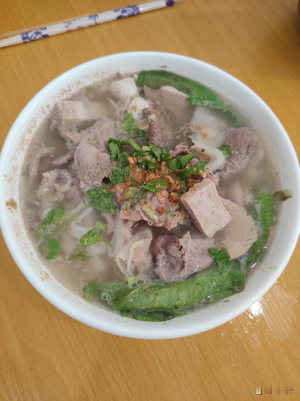 在福州待了两天多，高铁3小时到了广东潮州。这次出来连旅游都算不上了，也就是旅行吧