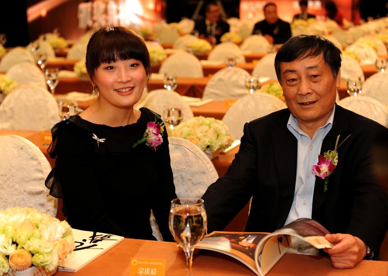 宗馥莉第一个“敌人”已经出现，不是杜建英，不是“娃哈哈”，而是自己的亲叔叔宗泽后