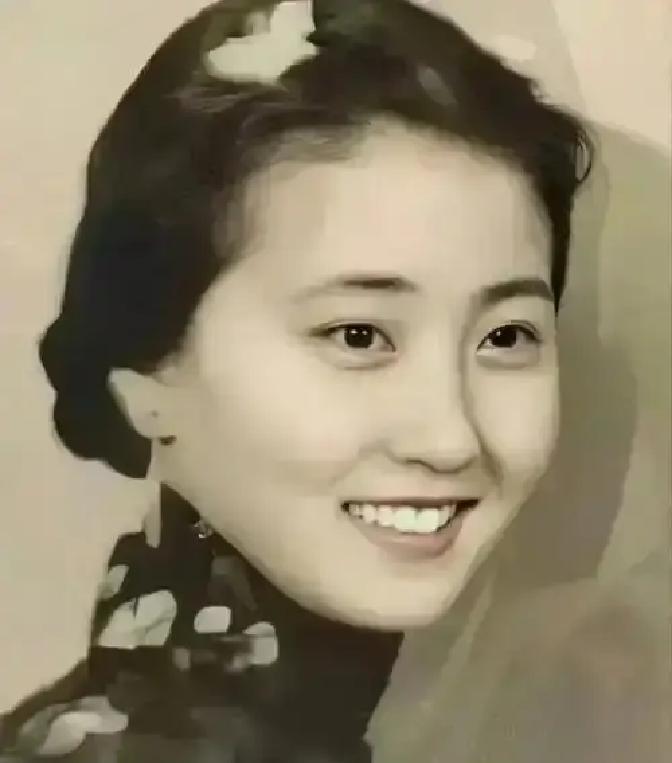 2009年10月31日，钱学森在北京去世，享年98岁。他走的时候，蒋英就在身边。