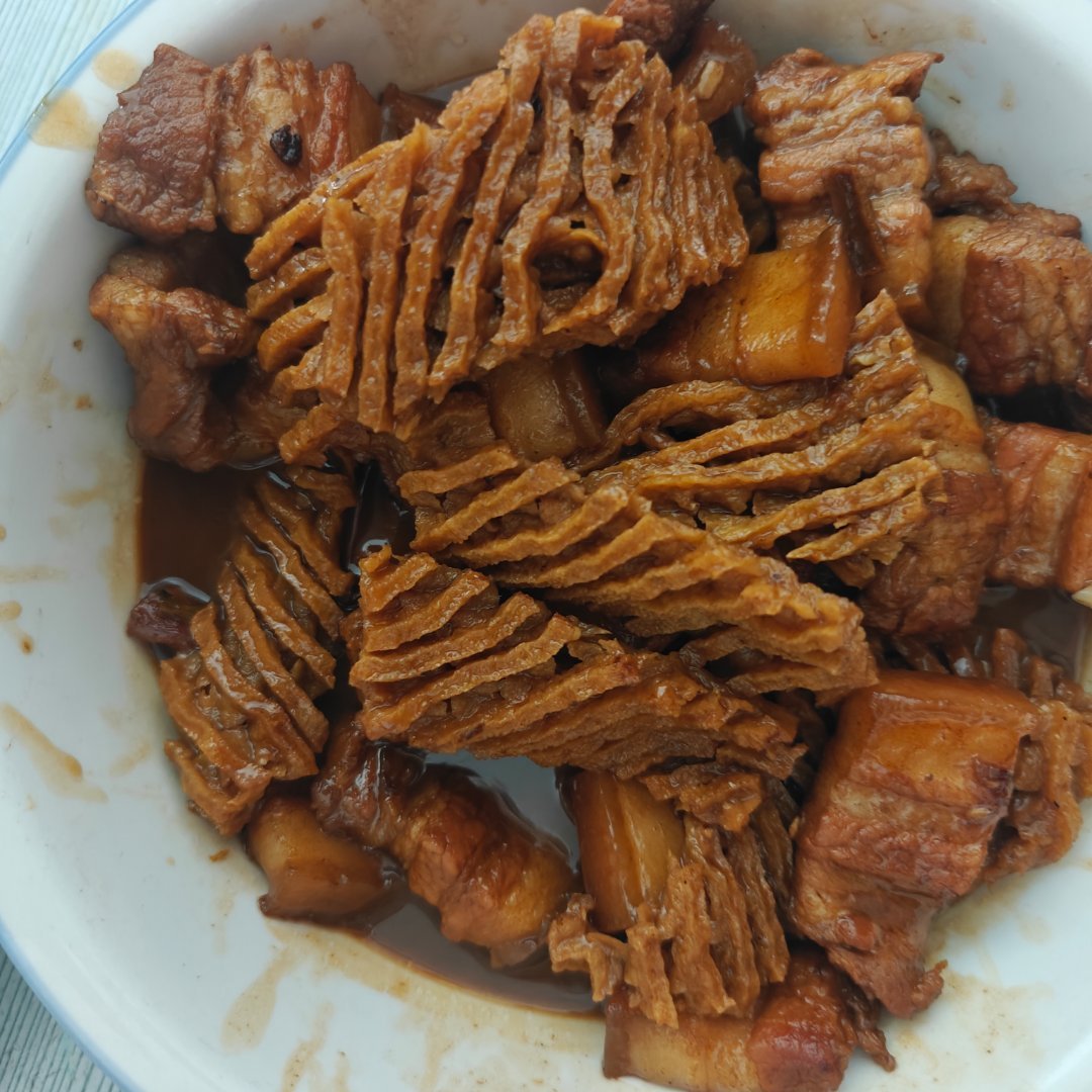 午饭吃了吗我的午饭做好了有一个会做饭儿子真好青椒炒菱角，红烧肉，炒长豆角​​​