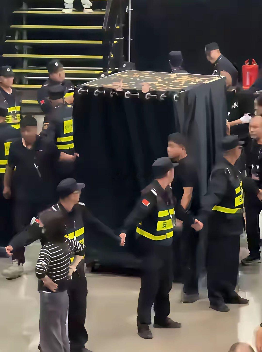 陈小春的体面已经没有了！​​​