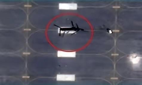 瞒不住了！在16日，伊朗公开的卫星图像显示，一架美军CH-47"支奴干"重型运输