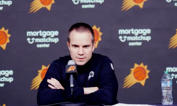 NBA常规赛，太阳93-117不敌快船。在赛后采访中，太阳队主教练乔丹-奥特分