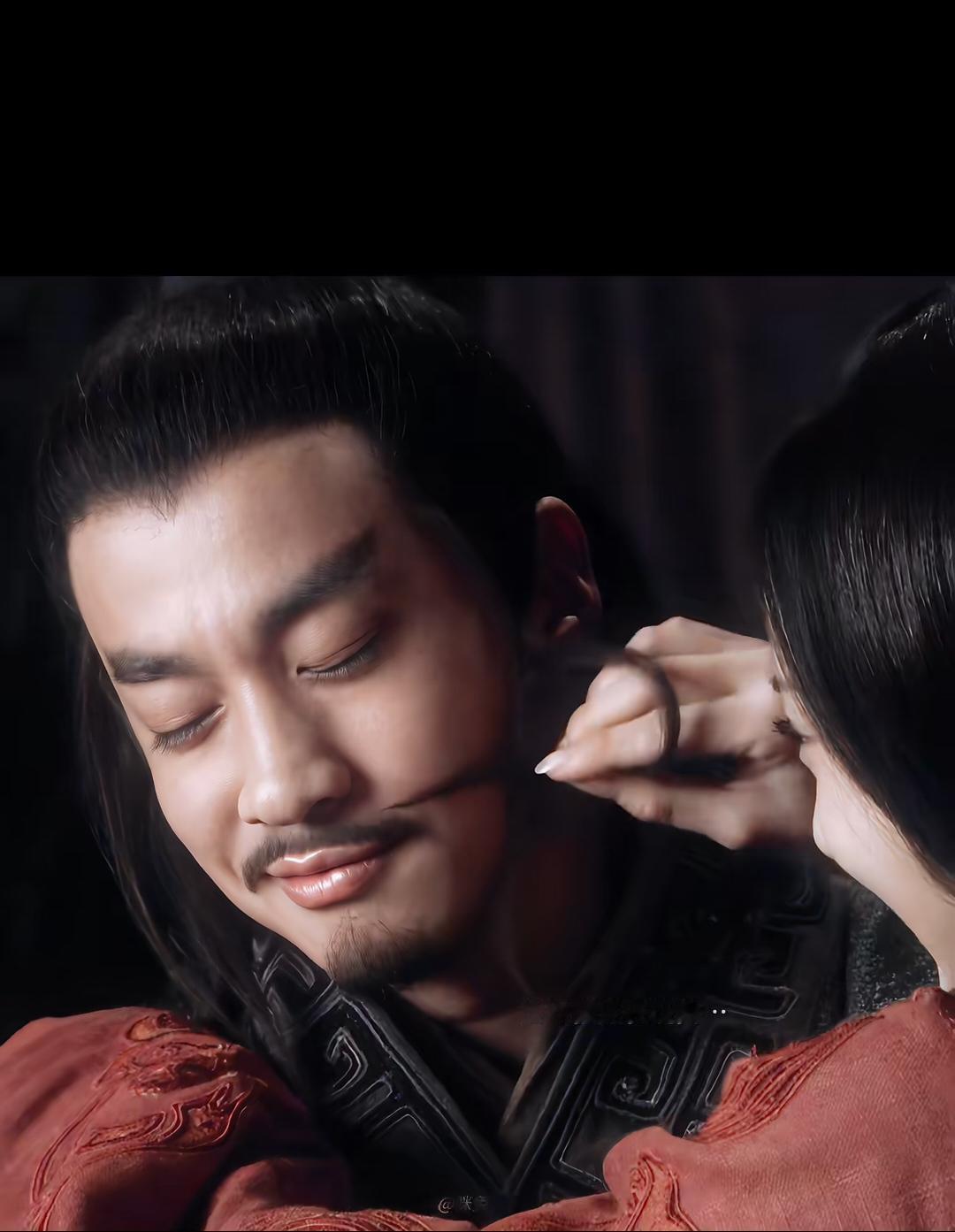 就她长的那风情万种的样子就已经够美了，谁知道她勾搭起来项羽更是一套一套的！也就