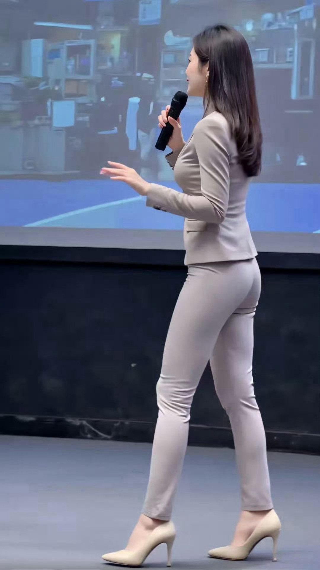 西装穿出了瑜伽裤的感觉​​​​