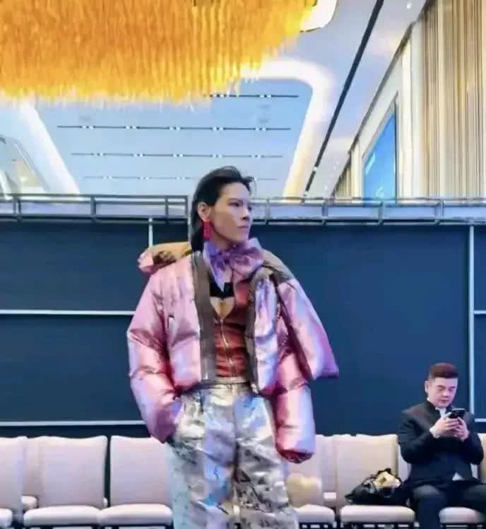郭碧婷一觉醒来，天都塌了！怎么衣服又少了一套，向佐也不见了[我想静静