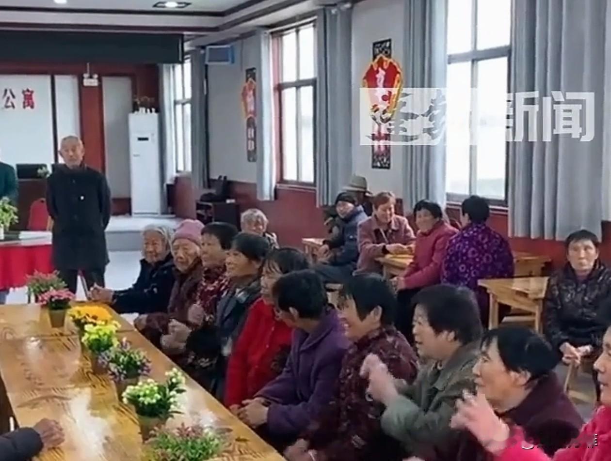 一27岁女子，为了方便照顾奶奶，跟奶奶一起住进了养老院，每月住宿费1500元，管