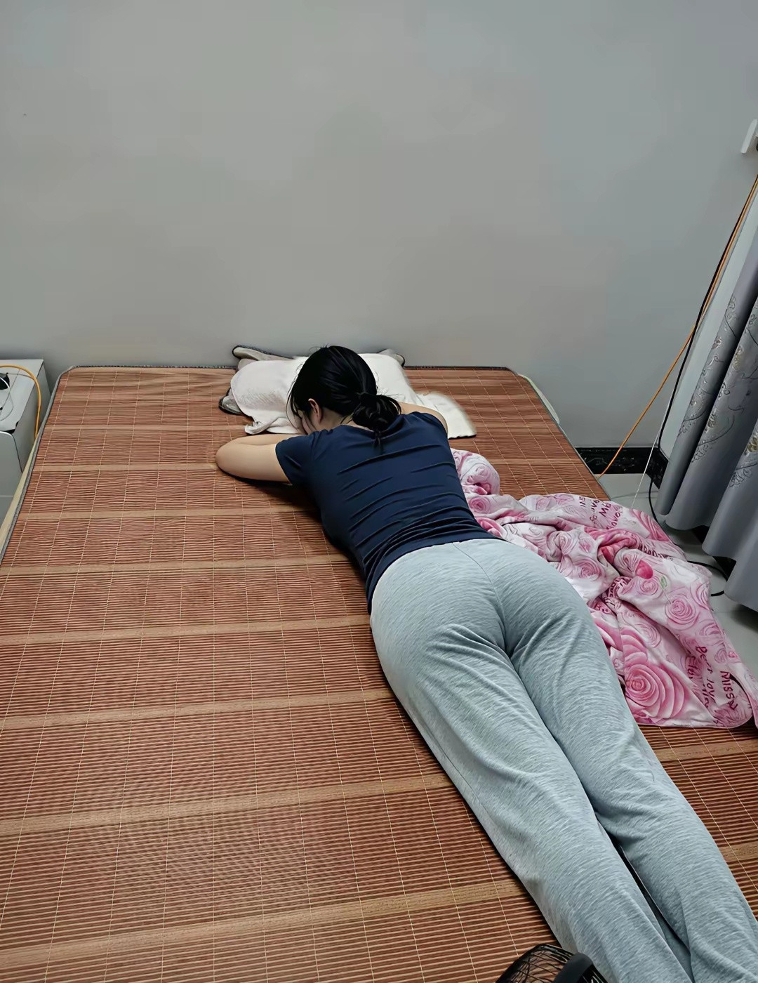 今天果断拒绝了楼下邻居的请求，哪怕得罪人我也一点不后悔。楼下邻居平时碰面会打招呼