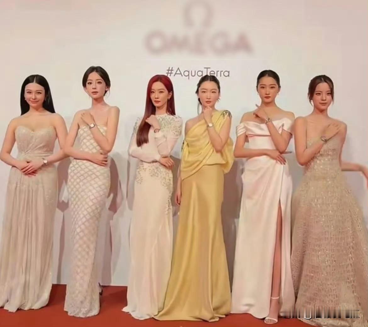 活动生图刘诗诗、关晓彤是不是女娲炫技娜扎就在于太瘦了，一向红毯出圈的她这次发