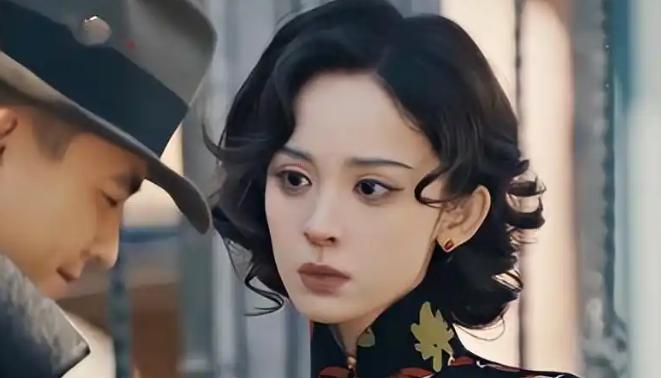 真敢啊。 谍战剧不靠情节反转，靠什么？72岁的赵宝刚在《醒来》里，把市面上谍