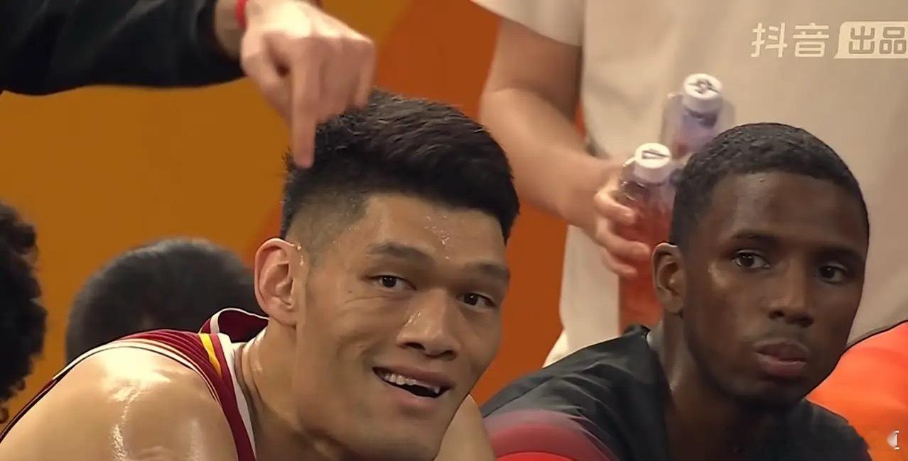 迪亚洛变乖了！打浙江队，山西外援迪亚洛整场比赛可以说是相当情绪稳定，没有之前那种